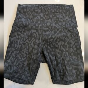 Lululemon Wunder Train Shorts Size 4